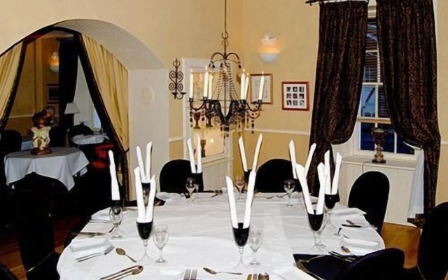 The Original Rosslyn Hotel