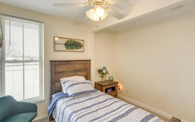 Cozy Delafield Apartment - Walk to Lake!