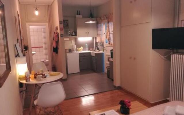 Koukaki ideal studio for 2