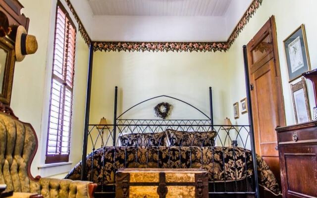 Nutt House Historic Hotel