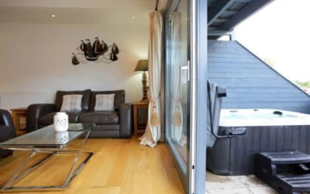 Taymouth Marina - Ben More