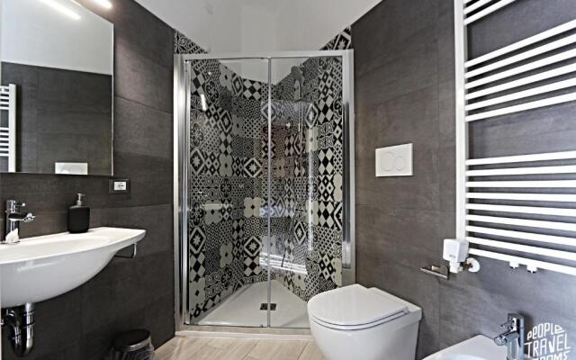 People Travel Rooms