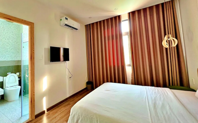 S79 Sofia Grand World