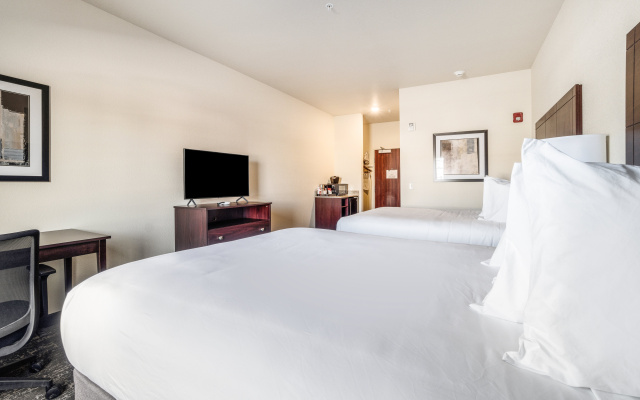 Cobblestone Hotel & Suites - Newport