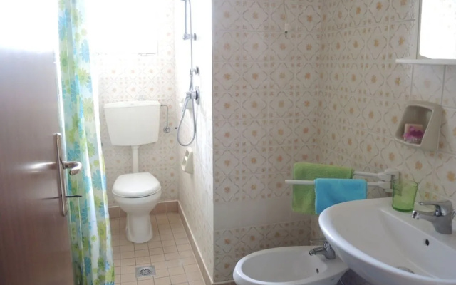 Functional Flat Just 250mt From the Beach