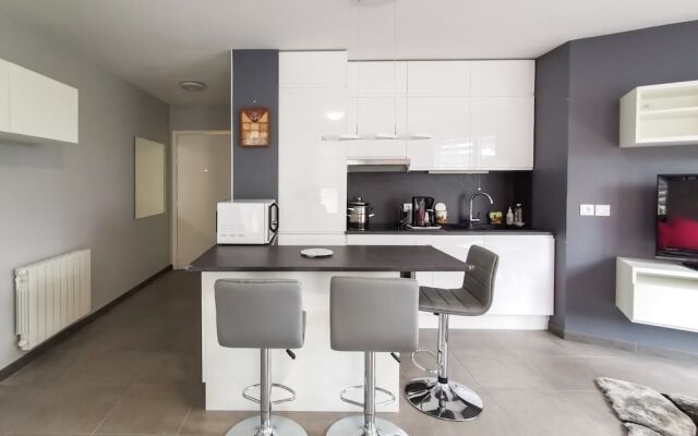 Charming Apartment, Quiet, Hotel Service