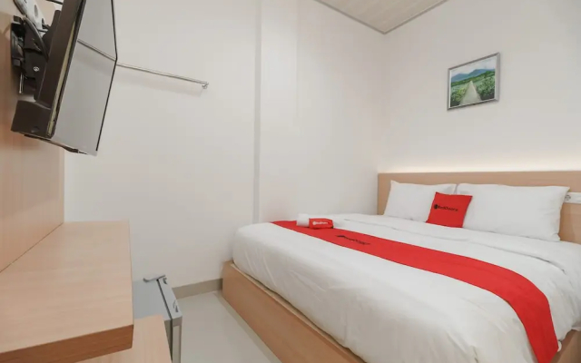 RedDoorz Plus near RS RK Charitas 2 Palembang - Guesthouse in Palembang - Photo 5