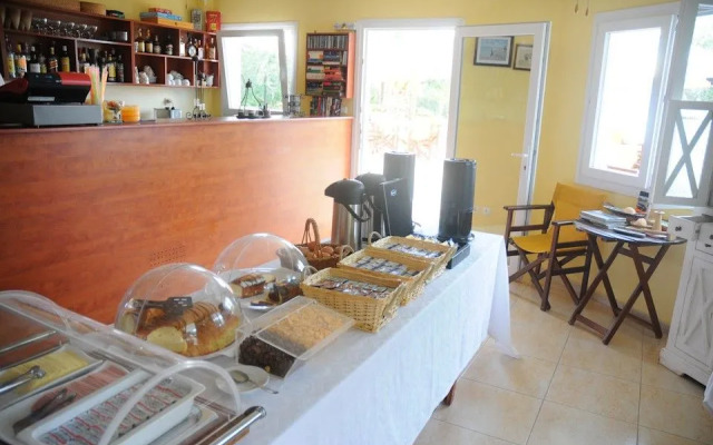 Maistrali Beach Hotel