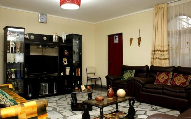 LYNIK La Casa de Blanca