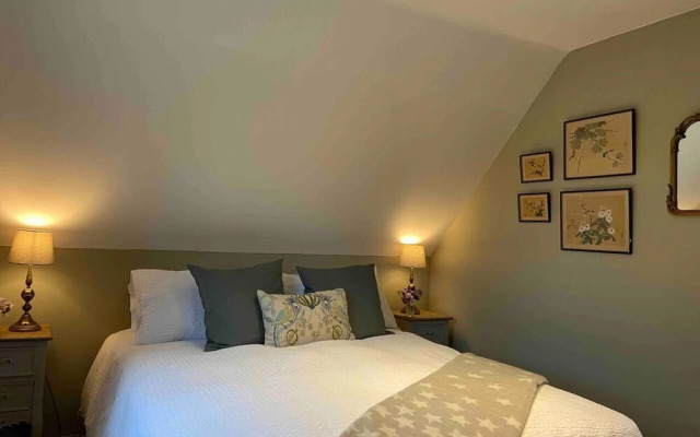 Stylish Getaway in the Heart of the Pewsey Vale