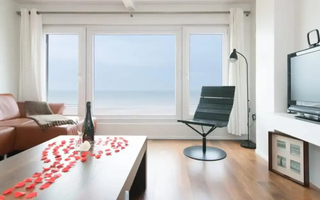 Studio With Frontal sea View in Ostend