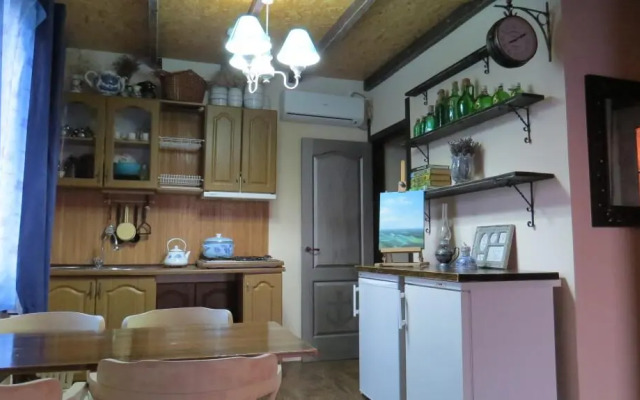 Yakor Guest House