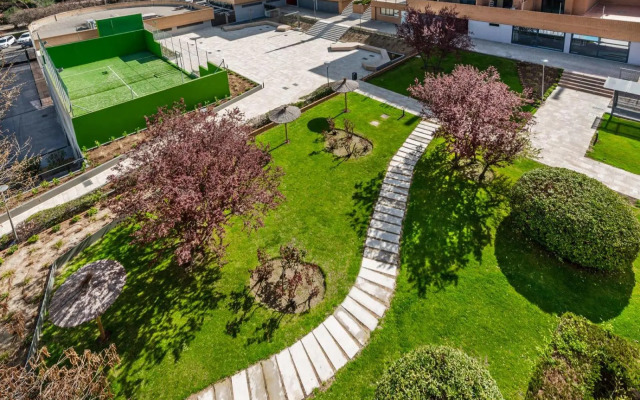 Premium Accomodation in La Rosaleda - Madrid