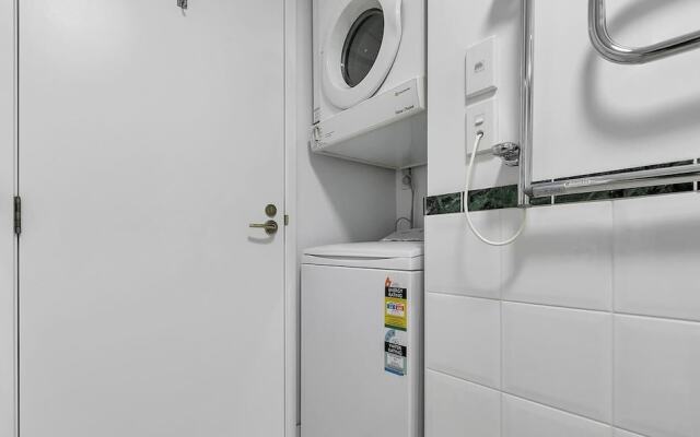 QV Stylish Studio in the City - 897