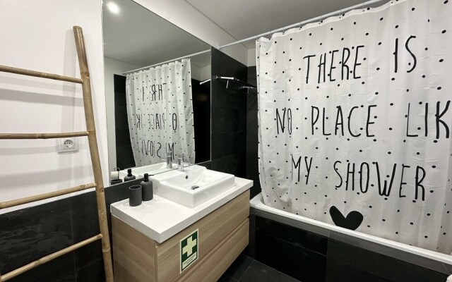 Iva's Panoramic Sesimbra - Trip2Portugal