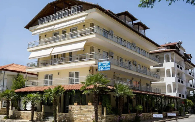 Nepheli Apartments And Studios