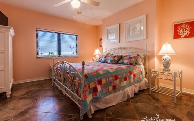 Four Seasons by Luxury Gulf Rentals