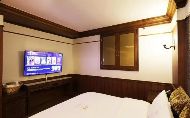 One 1 Motel