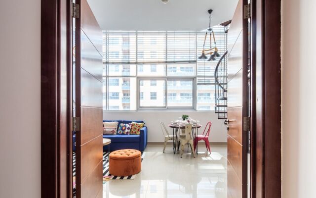 Lively & Spacious 1BR Loft in Dubai Marina