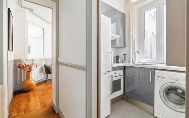 1539 Belles Feuilles