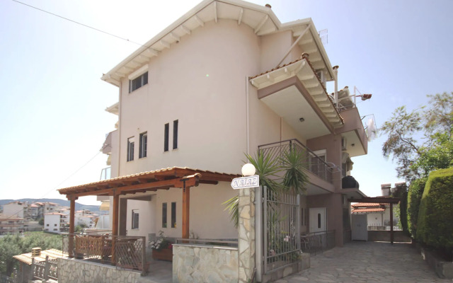 Naias House