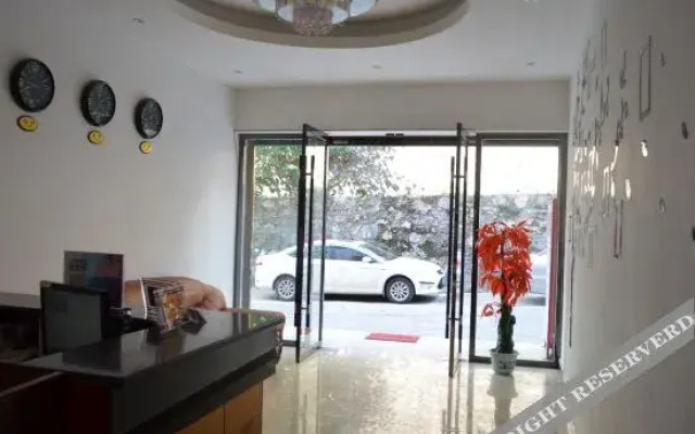 宁乡一家亲爱尚宾馆(天虹商场步行街店)