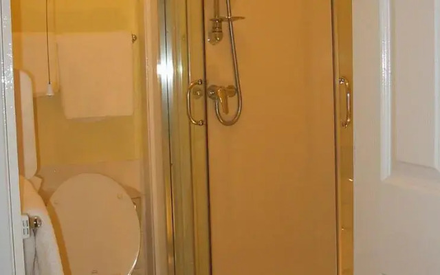 Mayfield Guest House