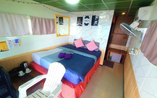 Bailan Hut Resort & Restaurant