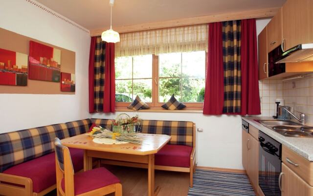 Cozy Couple or Group Chalet in Fgenberg Near Ski Slopes