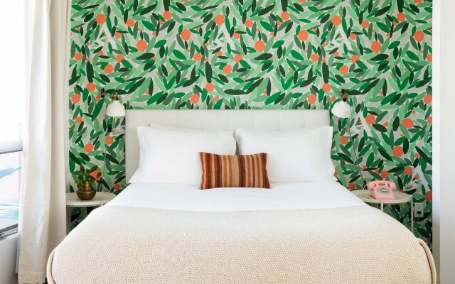 The Wesley by AvantStay – Mid-Century Modern Oasis with Pool