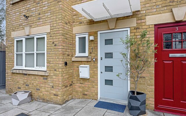 2-bed Getaway Near East Dulwich Station