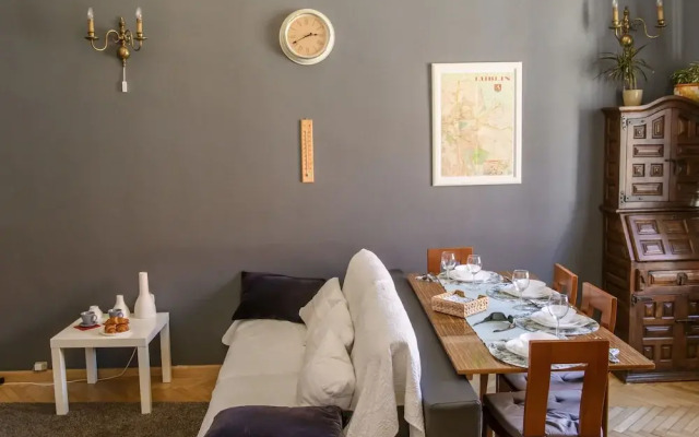 Old Town Folk Apartment