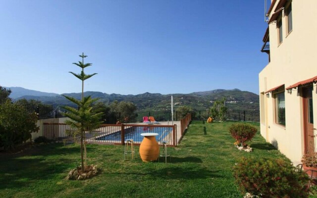 Louloudis Villa