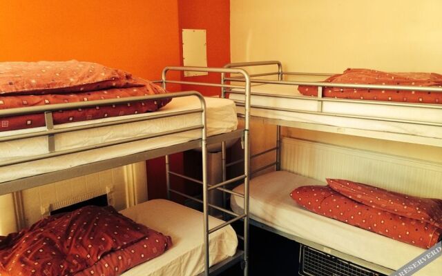 The Grapevine Seafront - Hostel