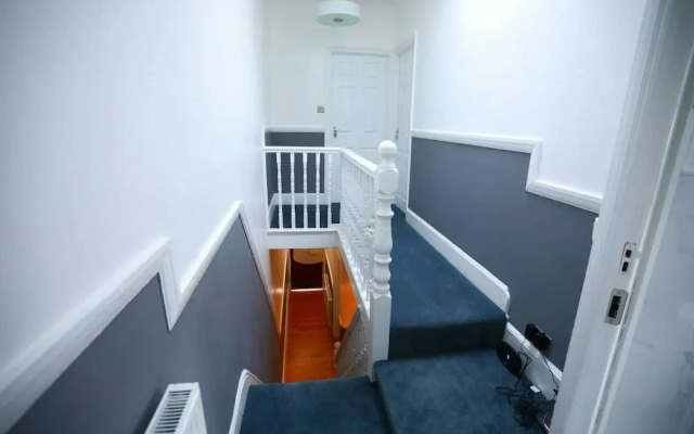 Impeccable 3-bed House in Plumstead, London