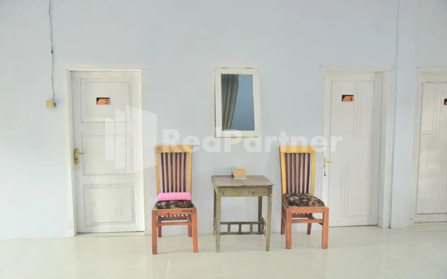 RedDoorz @ Fanta Homestay Lumajang