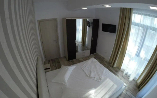 911 Mamaia