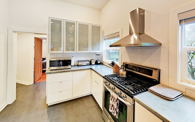 3528 SW 98th Street Home by RedAwning