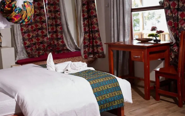 ngirisi hill silverback  lodge-bwindi