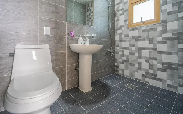 Gangneung Basecamp Pension