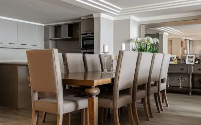 Bantry Place - Luxury Apartment