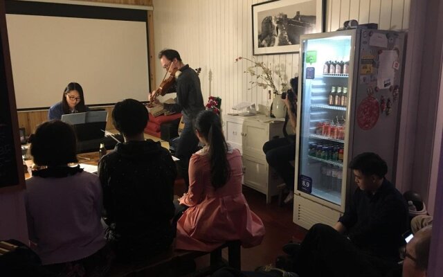 Chinese Box Courtyard Hostel