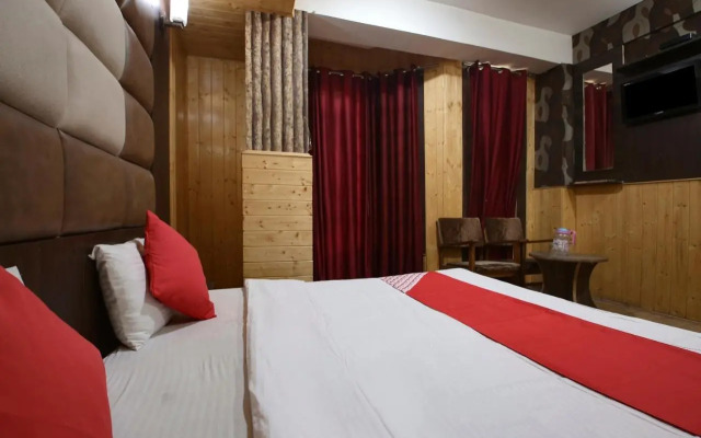 OYO 18872 Hotel Azad