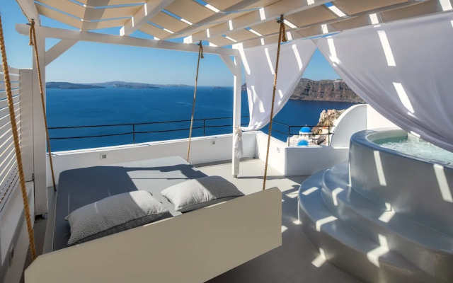 Kaleidoscope Oia Suites