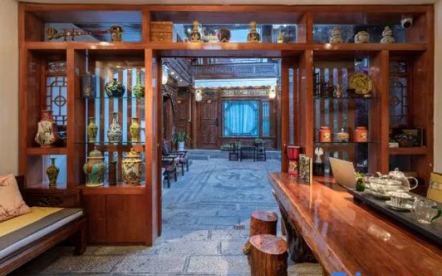 Lijiang Huanxiao Tuyuan LOL Inn