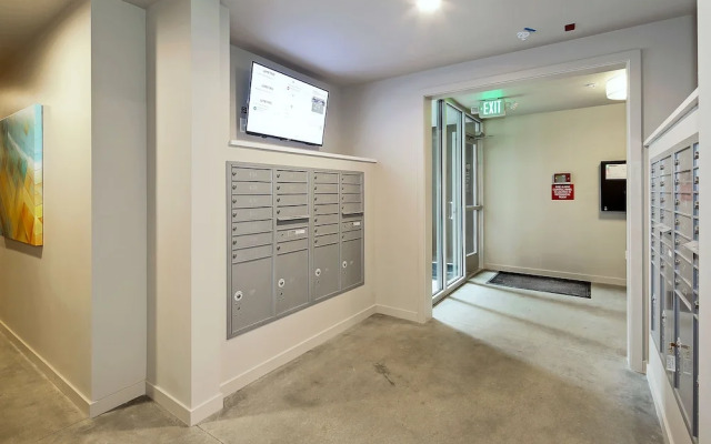 Primo Capitol Hill Studio