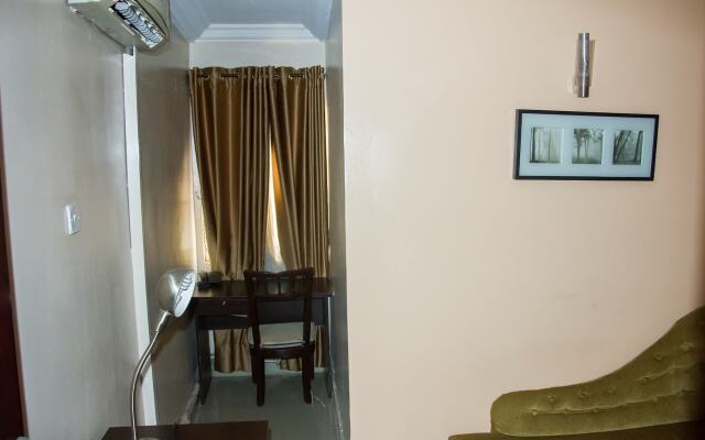 De' Bliss Hotel and Suites