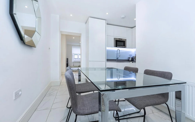 Modern Flat, Steps From Oxford Street!