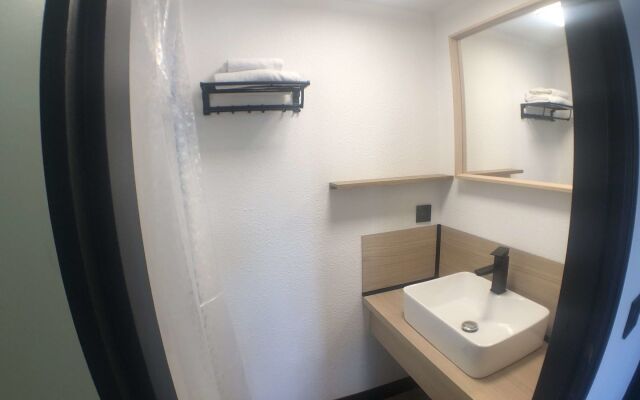 Enzo Hotels Chartres Mainvilliers by Kyriad Direct