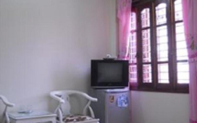 Phu Nhuan Hotel 2